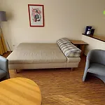Apartment Für Drei 44 *